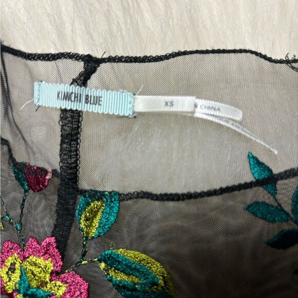 Kimchi Blue by Pacsun Sheer black blouse with embroidered flowers size Small - Picture 3 of 5